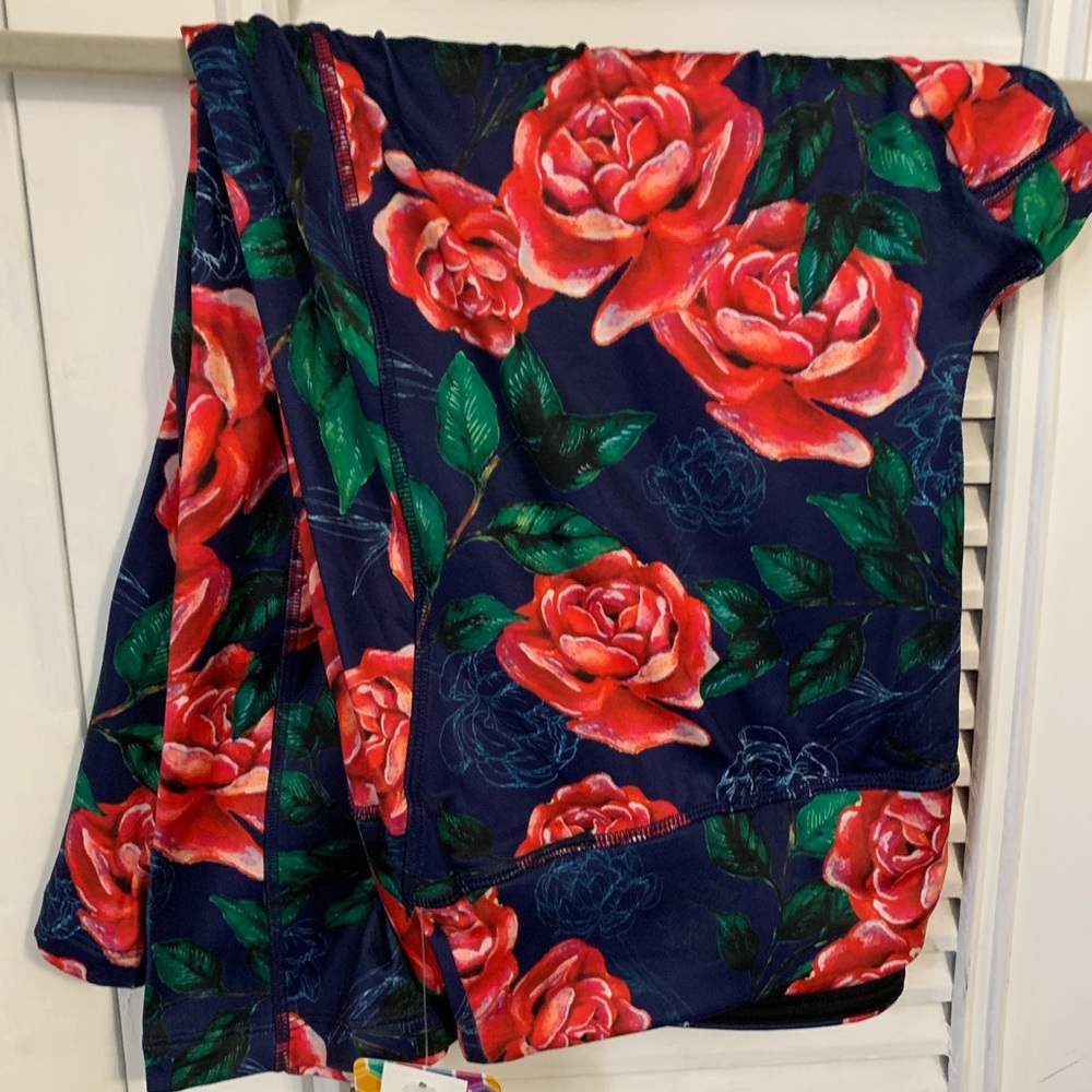 BNWT LuLaRoe Jade Crops 2XL